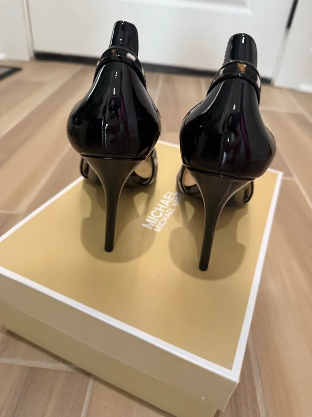 Michael Kors Leopard Print Pointed Toe Heels with Black Trim (New) - Picture 5 of 5